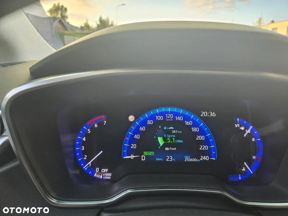 Toyota Corolla 1.8 Hybrid Comfort - 4