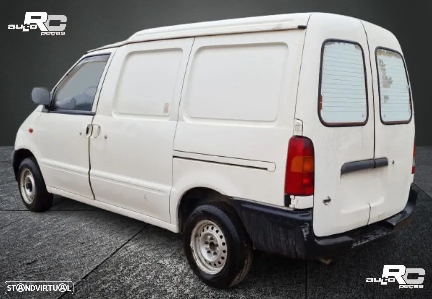 Nissan Vanette Cargo Van para peças - 4