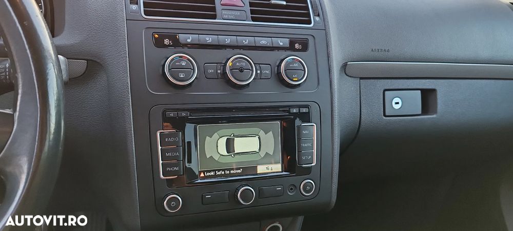 Volkswagen Touran 1.6 TDI DPF BlueMotion Technology MATCH - 6