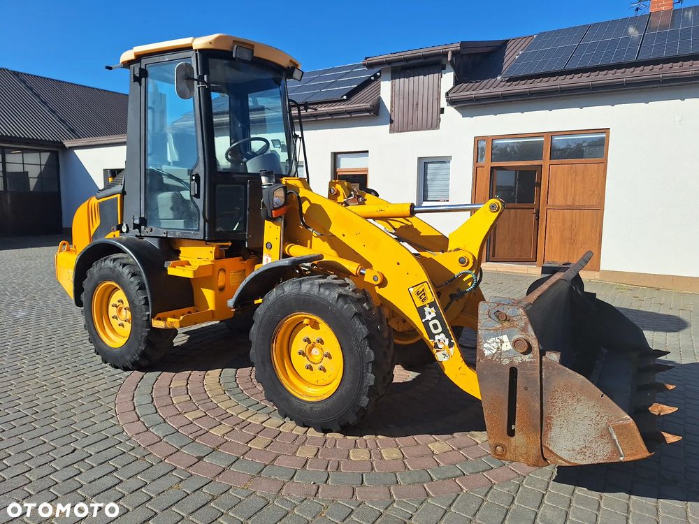 JCB 408 - 1