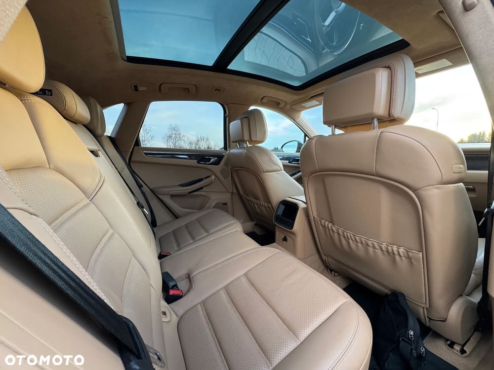 Porsche Macan Turbo PDK - 21
