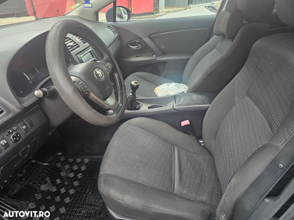 Toyota Avensis - 9