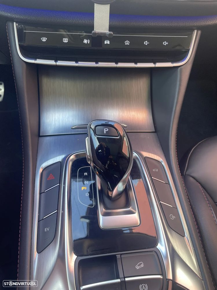 MG EHS Luxury - 24