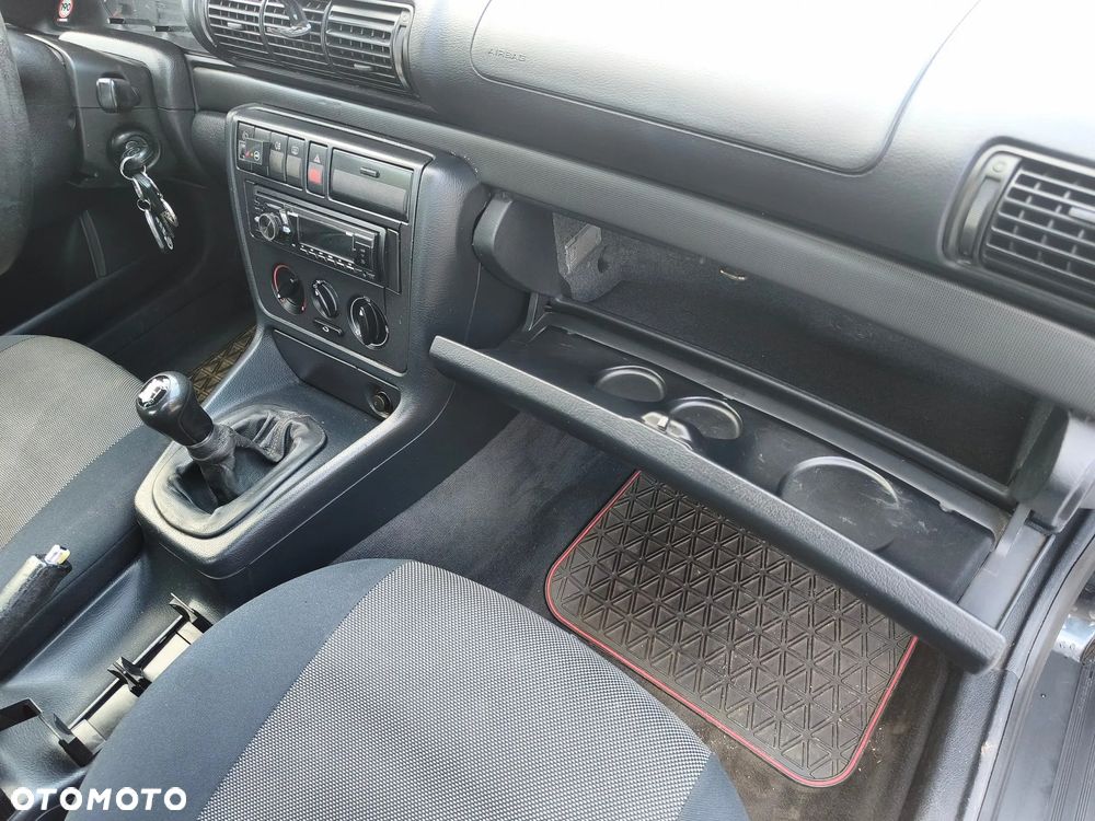 Audi A4 Limousine 1.6 - 3
