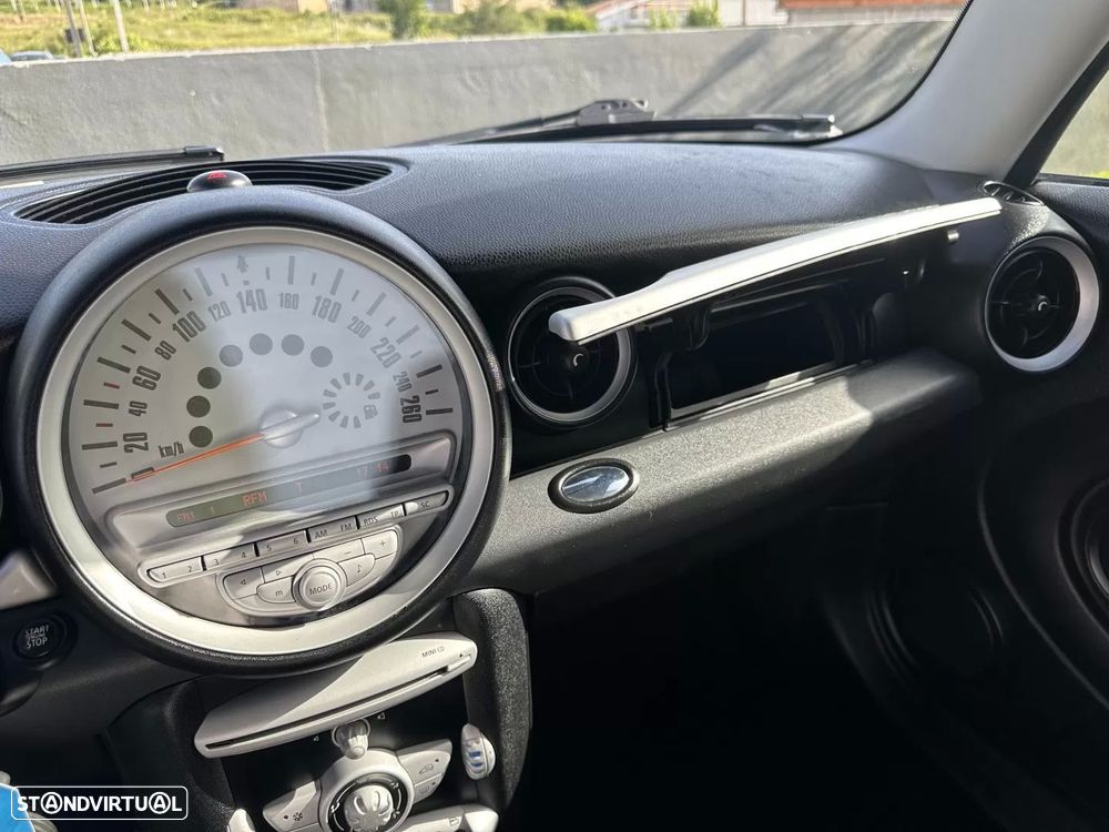 MINI 3 Portas One 1.4 - 43