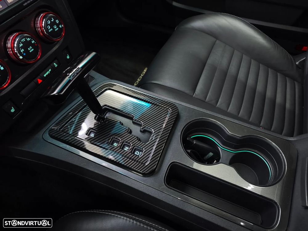 Dodge Challenger Auto SXT Plus - 36