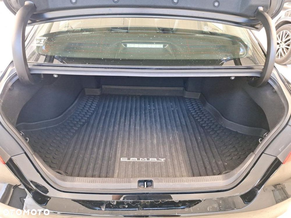 Toyota Camry - 14