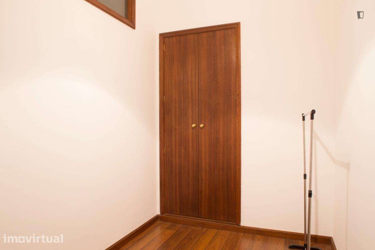 Apartamento com 3 quartos - localizado em Paranhos Porto - Grande imagem: 2/17