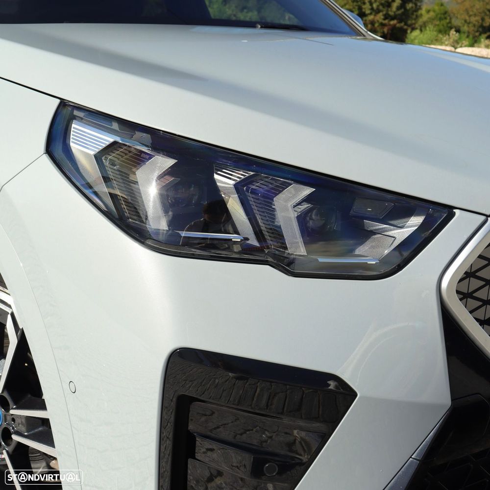 BMW iX2 eDrive20 Pack Desportivo M - 13