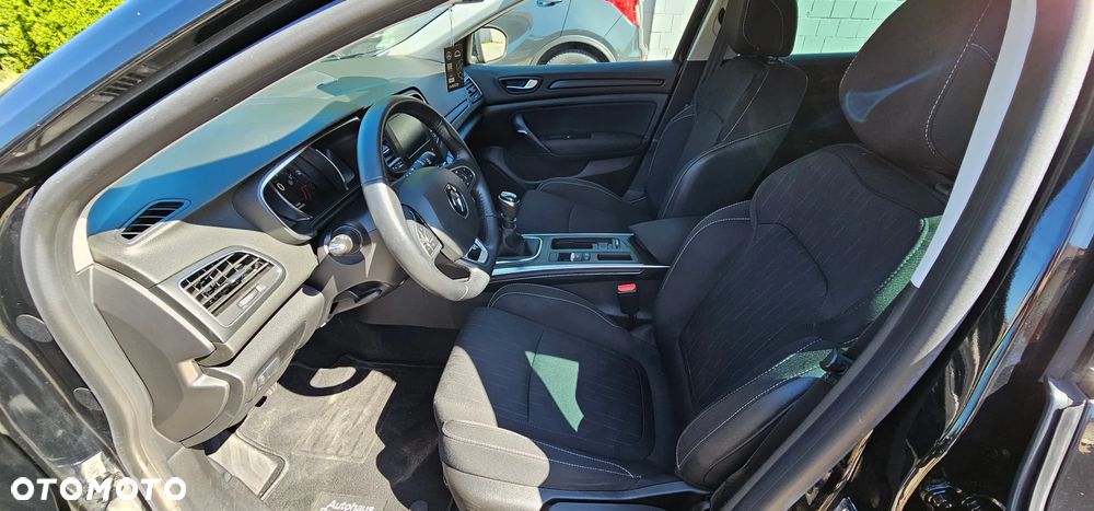 Renault Megane TCe 140 GPF LIMITED - 15