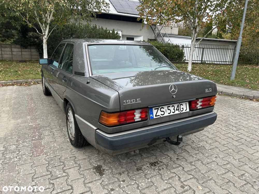 Mercedes-Benz W201 (190) - 2