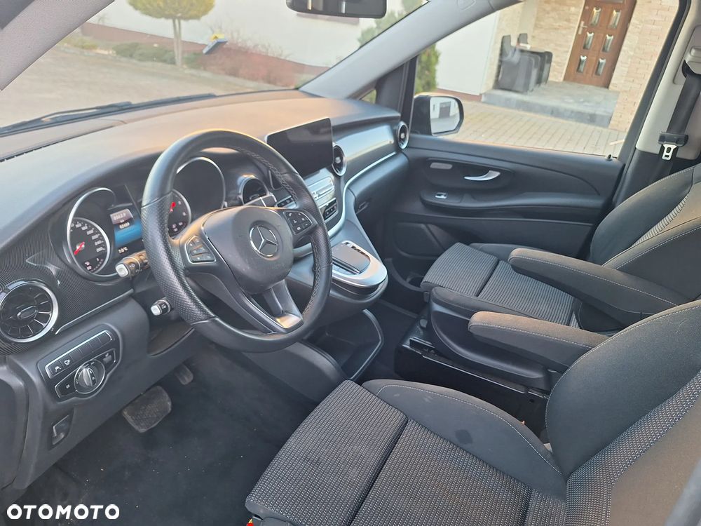 Mercedes-Benz Klasa V - 14