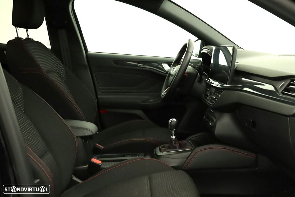 Ford Focus 1.0 EcoBoost MHEV ST-Line X - 18