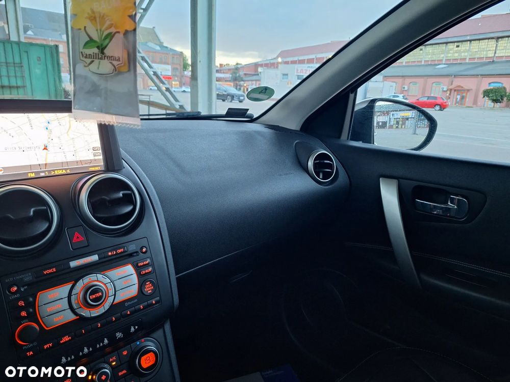 Nissan Qashqai 2.0 4 x 4 tekna - 19