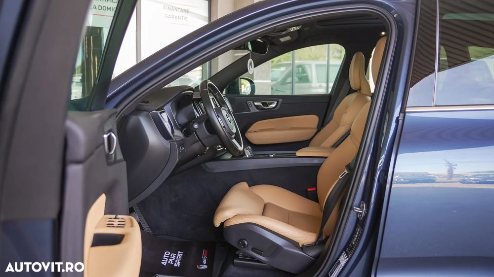 Volvo XC 60 T8 Twin Engine AWD Momentum - 23