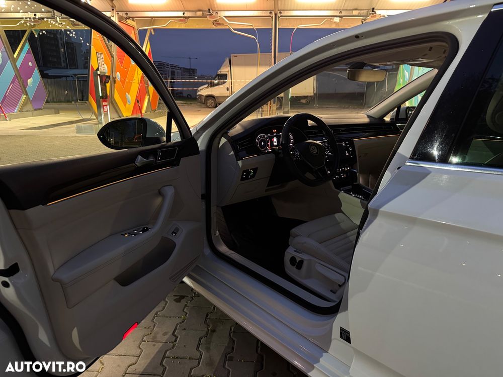 Volkswagen Passat - 13