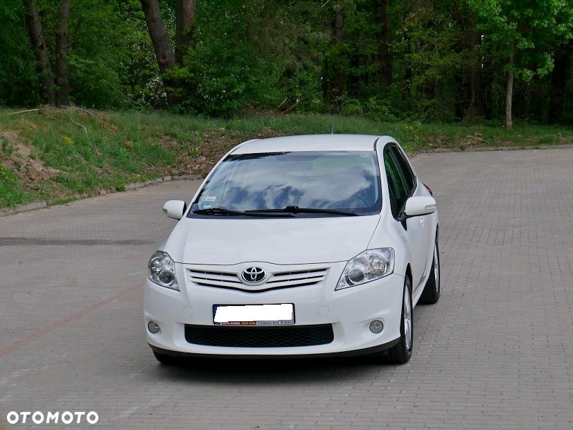 Toyota Auris 1.6 Executive - 2