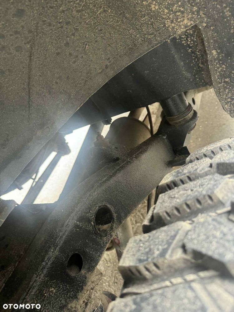 Mitsubishi Pajero - 6