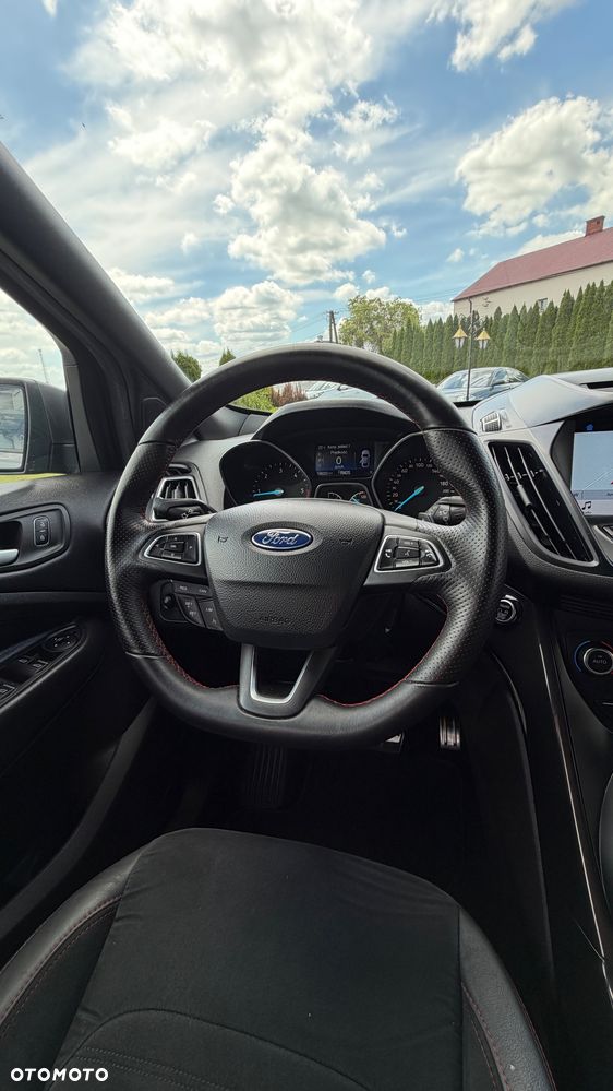 Ford Kuga 2.0 TDCi 2x4 ST-Line - 25