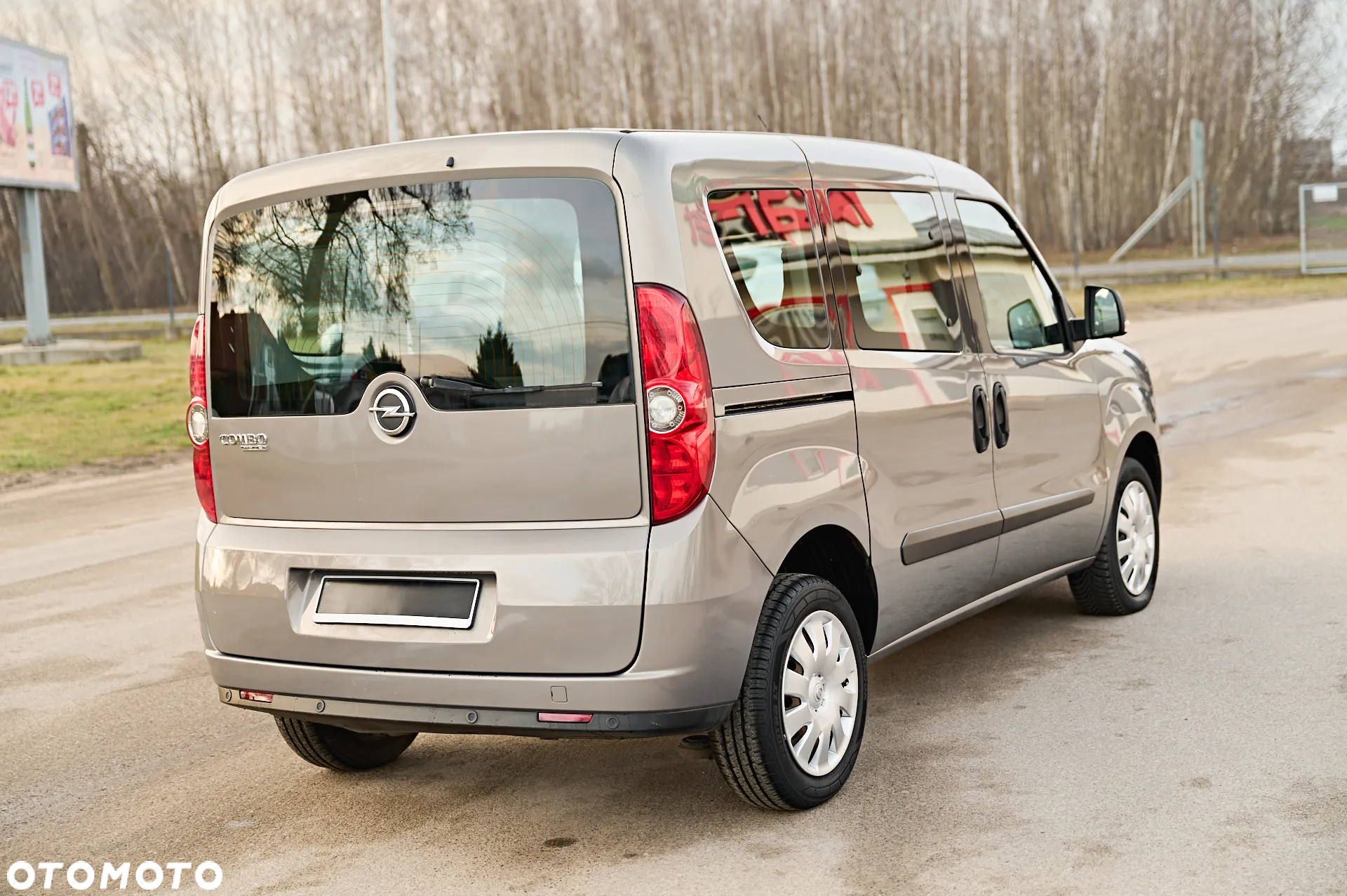 Opel Combo Tour 1.4 Enjoy Eu6 - 11
