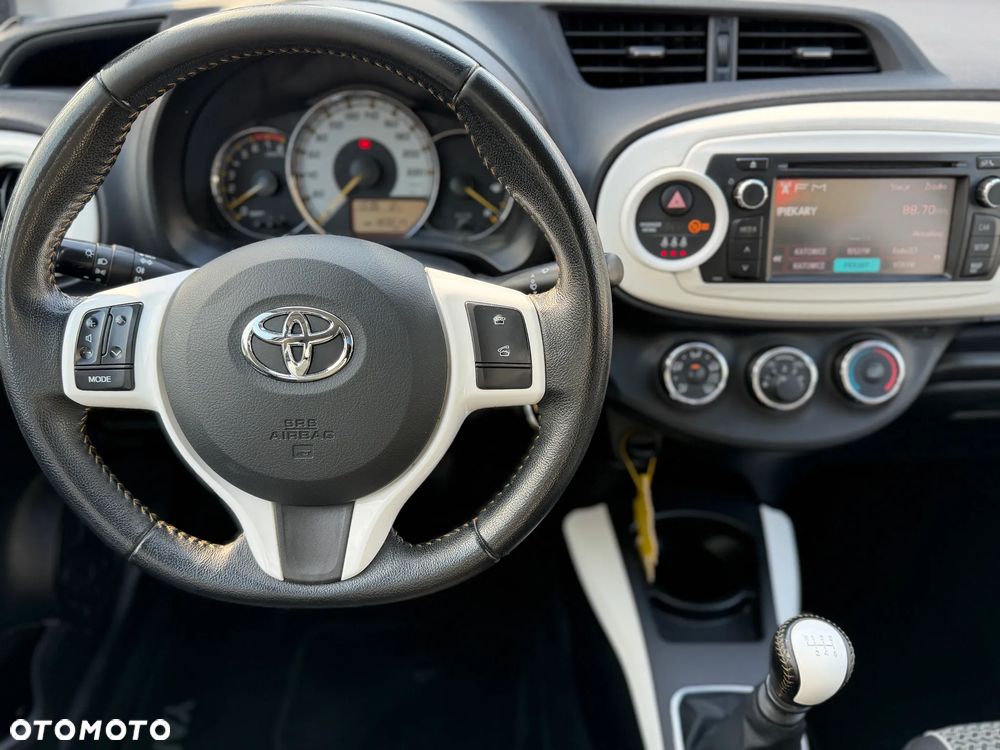 Toyota Yaris 1.33 VVT-i Executive - 13