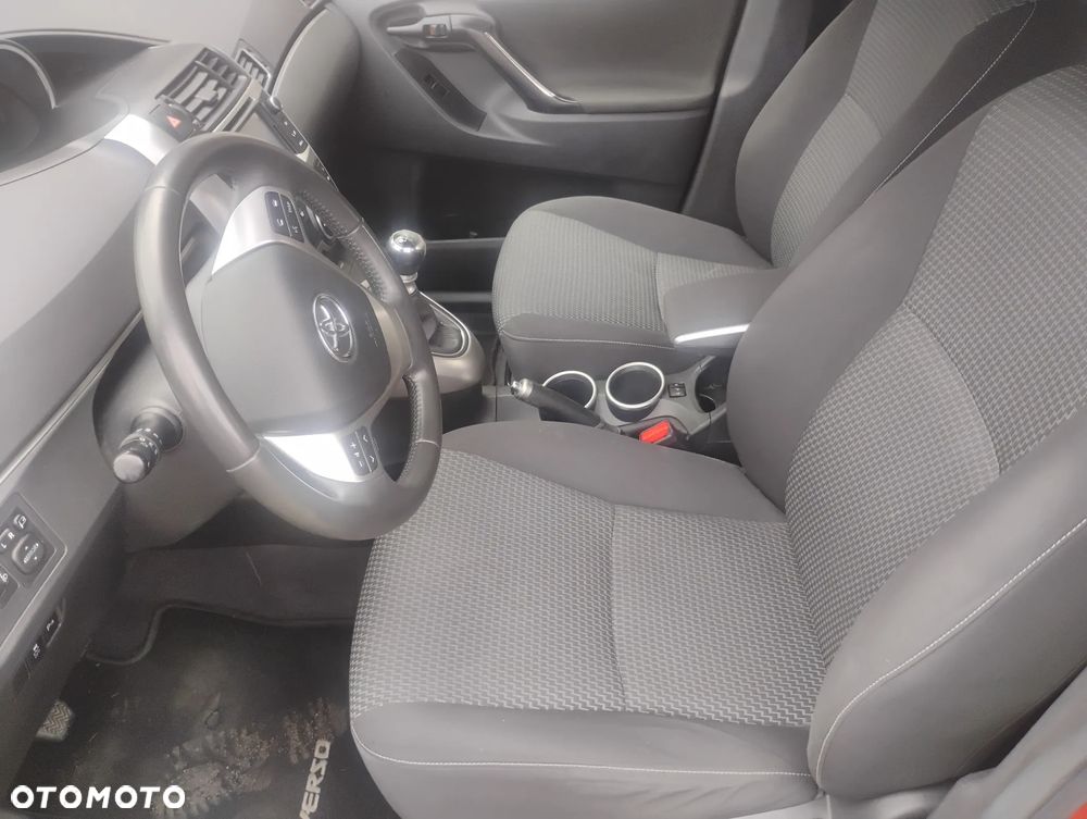 Toyota Verso 2.0 D-4D Active - 16