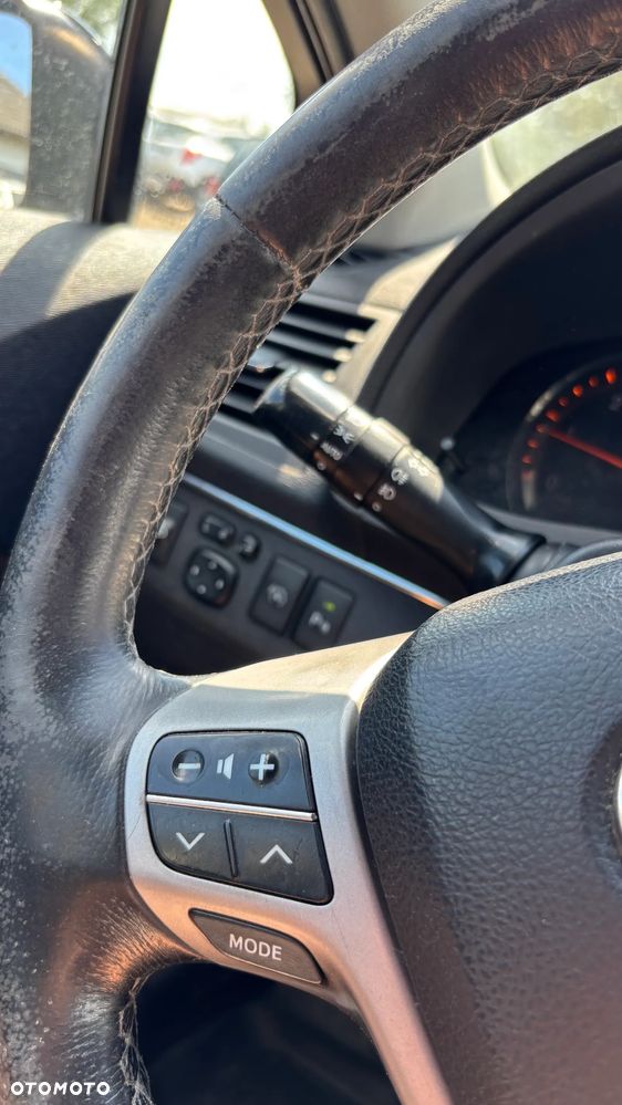 Toyota Avensis 2.0 D-4D - 27