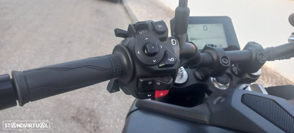 Yamaha MT-09 Y-AMT - 5