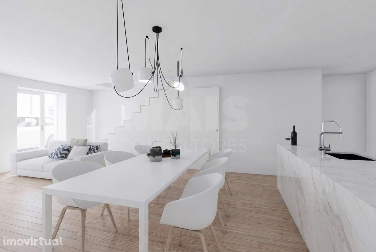 Moradia totalmente remodelada no coração de Peniche! - Grande imagem: 2/50