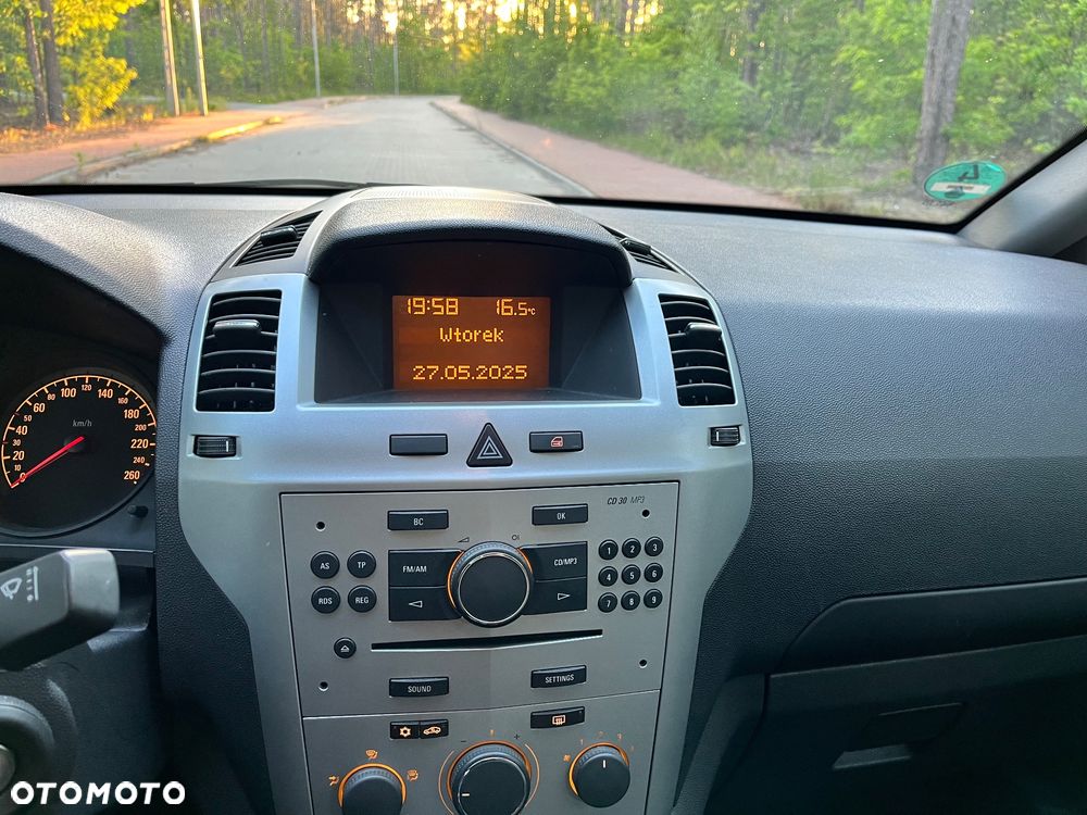 Opel Zafira - 16
