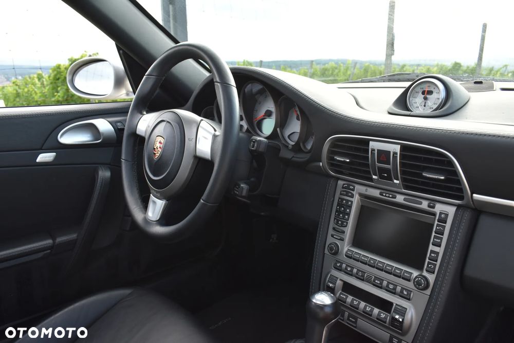 Porsche 911 Carrera S - 28