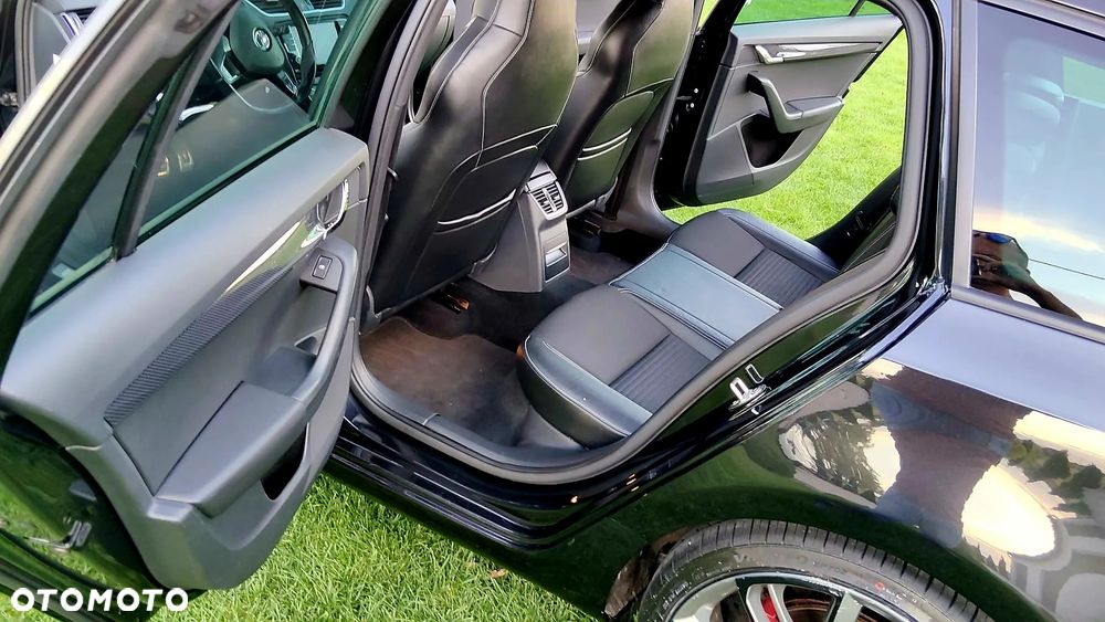 Skoda Octavia 2.0 TDI 4x4 DSG RS - 22