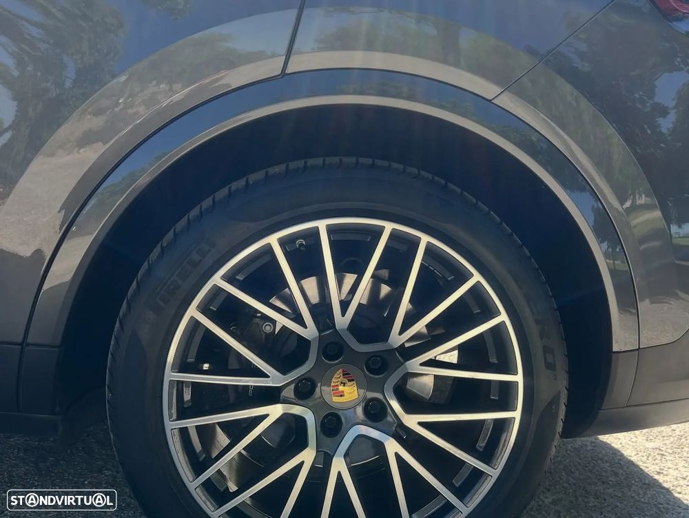 Porsche Cayenne Coupé E-Hybrid - 7