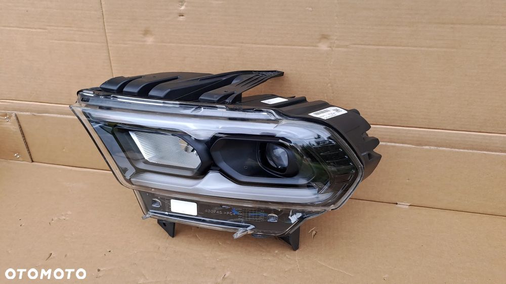 DODGE DURANGO LIFT 21- LEWA LAMPA FULL LED ORYGINAŁ 68433783AE - 3