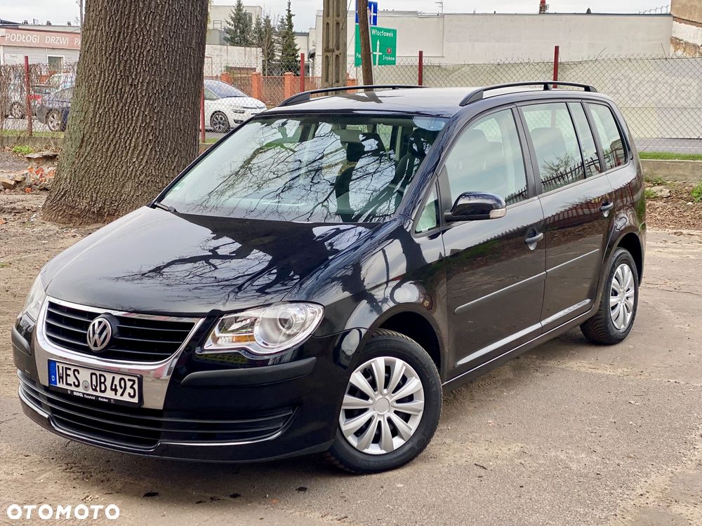 Volkswagen Touran - 1