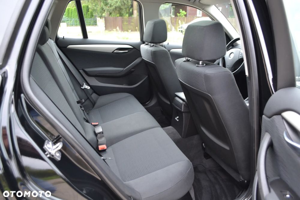 BMW X1 sDrive18d xLine - 19