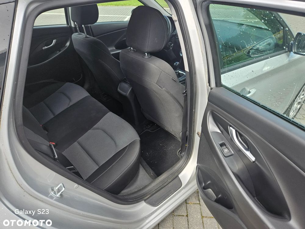 Hyundai i30 1.6 D Comfort - 9