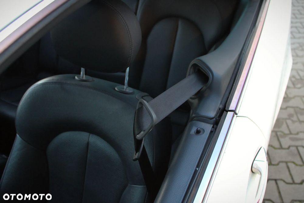 Mercedes-Benz CLK - 21