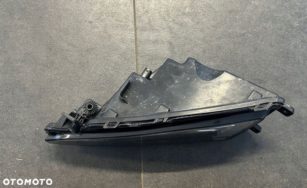 Przednie światło przeciwmgielne prawe VW Passat nowa 3G0941700 - 3