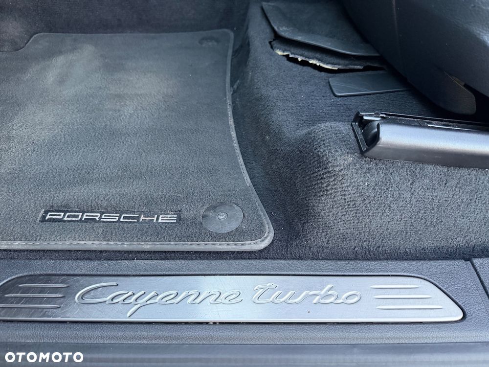 Porsche Cayenne - 18