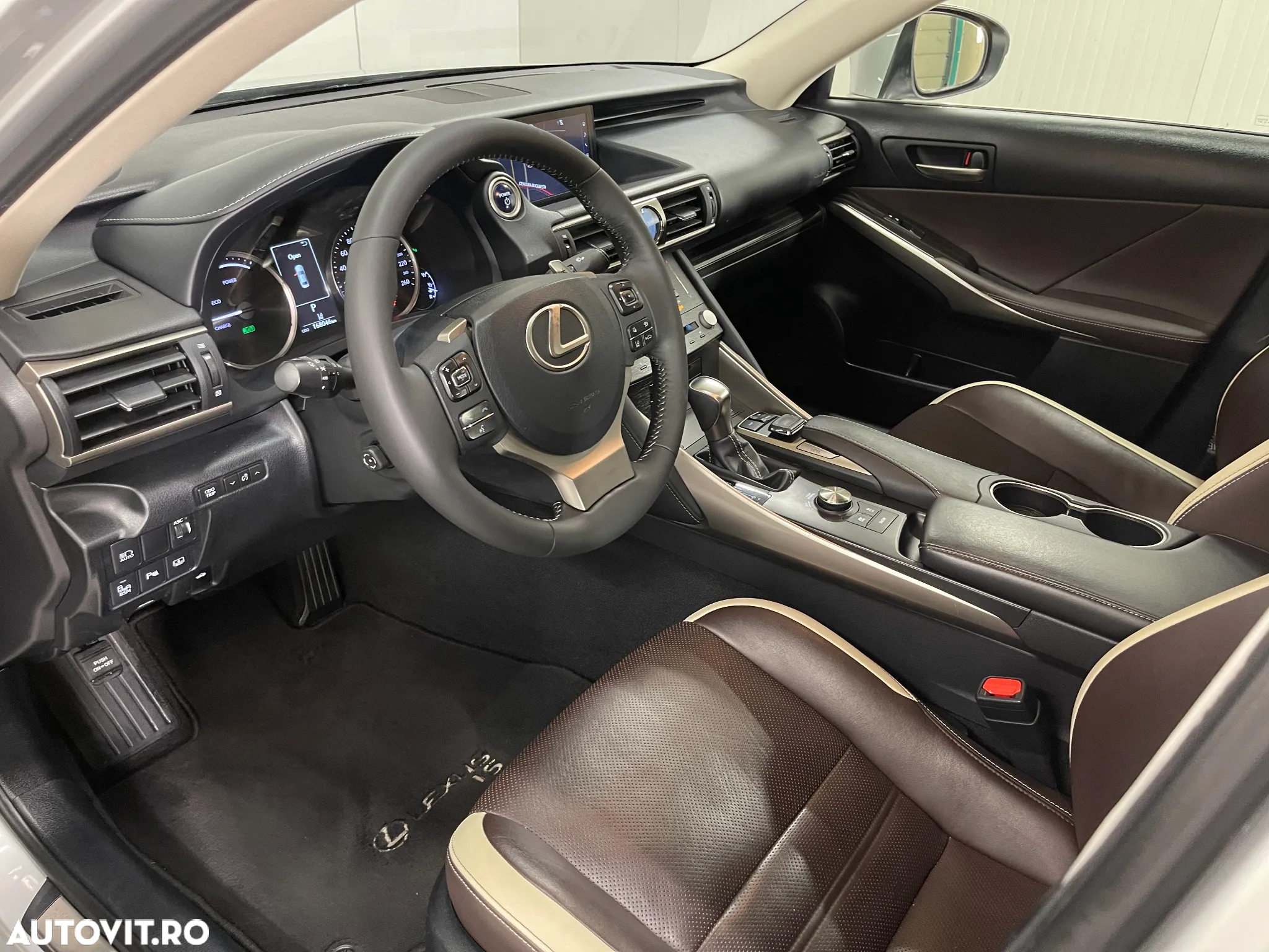 Lexus Seria IS 300h Executive - 5