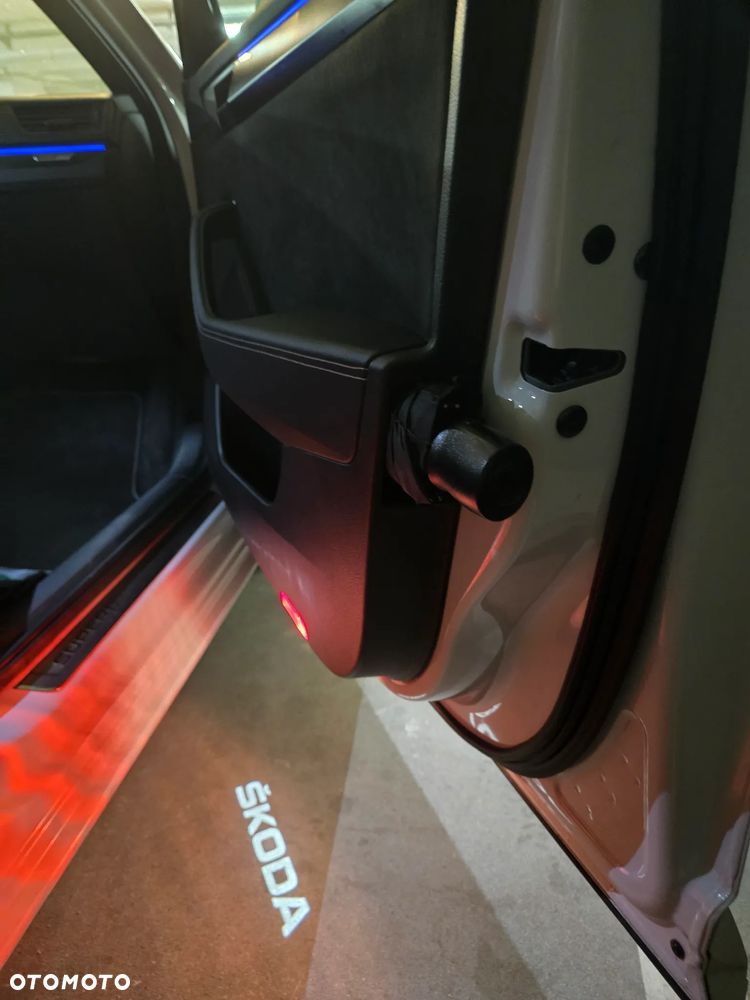 Skoda Superb 2.0 TSI Sportline DSG - 35