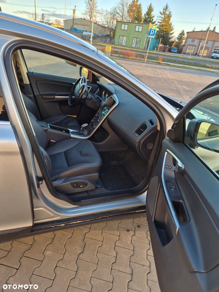 Volvo XC 60 T6 AWD Kinetic - 12