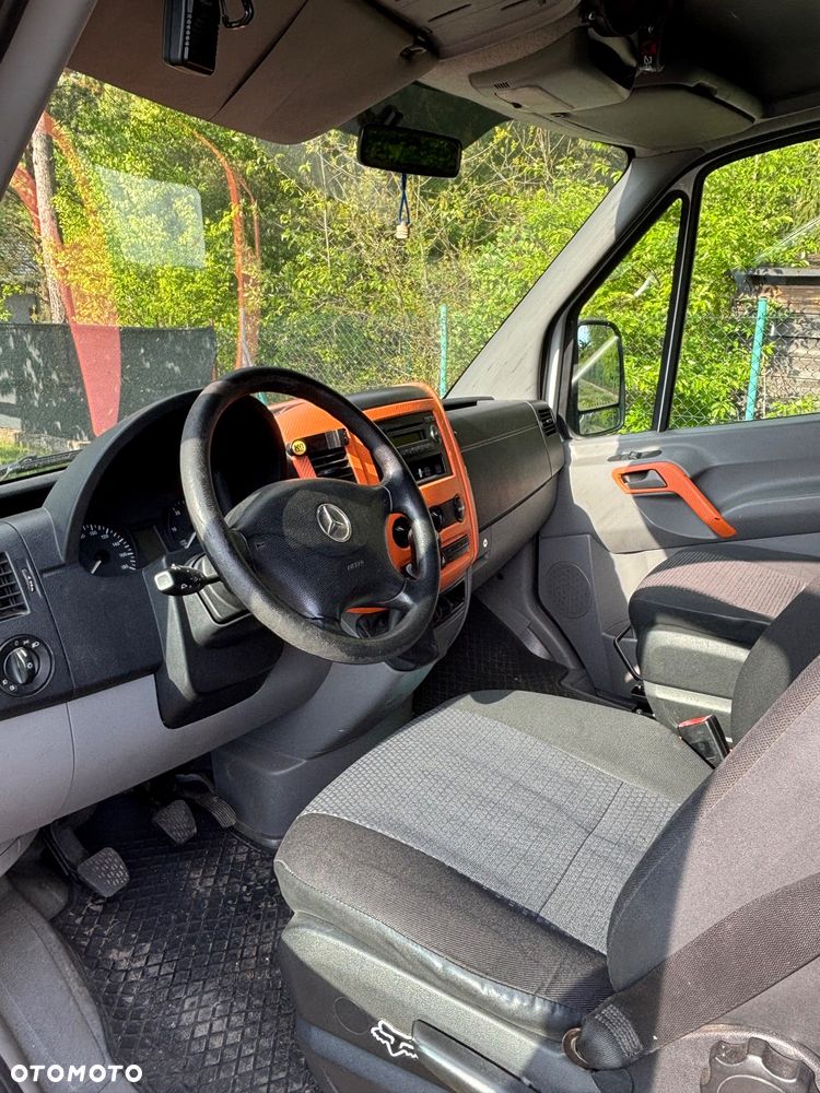 Mercedes-Benz Sprinter - 8