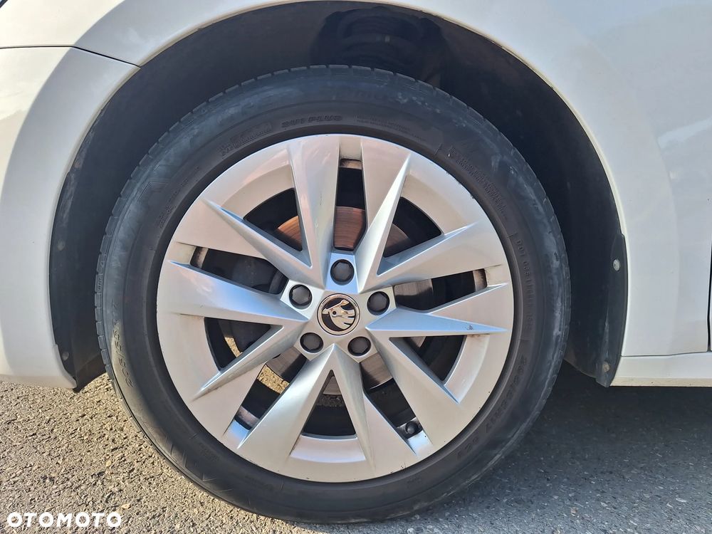 Skoda Octavia 2.0 TDI Style DSG - 11