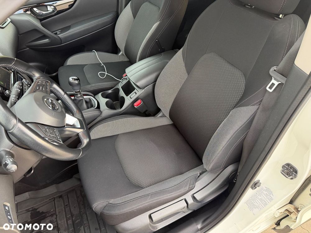 Nissan Qashqai 1.3 DIG-T N-Connecta - 22