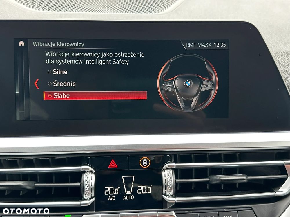 BMW Seria 3 330i Sport - 36