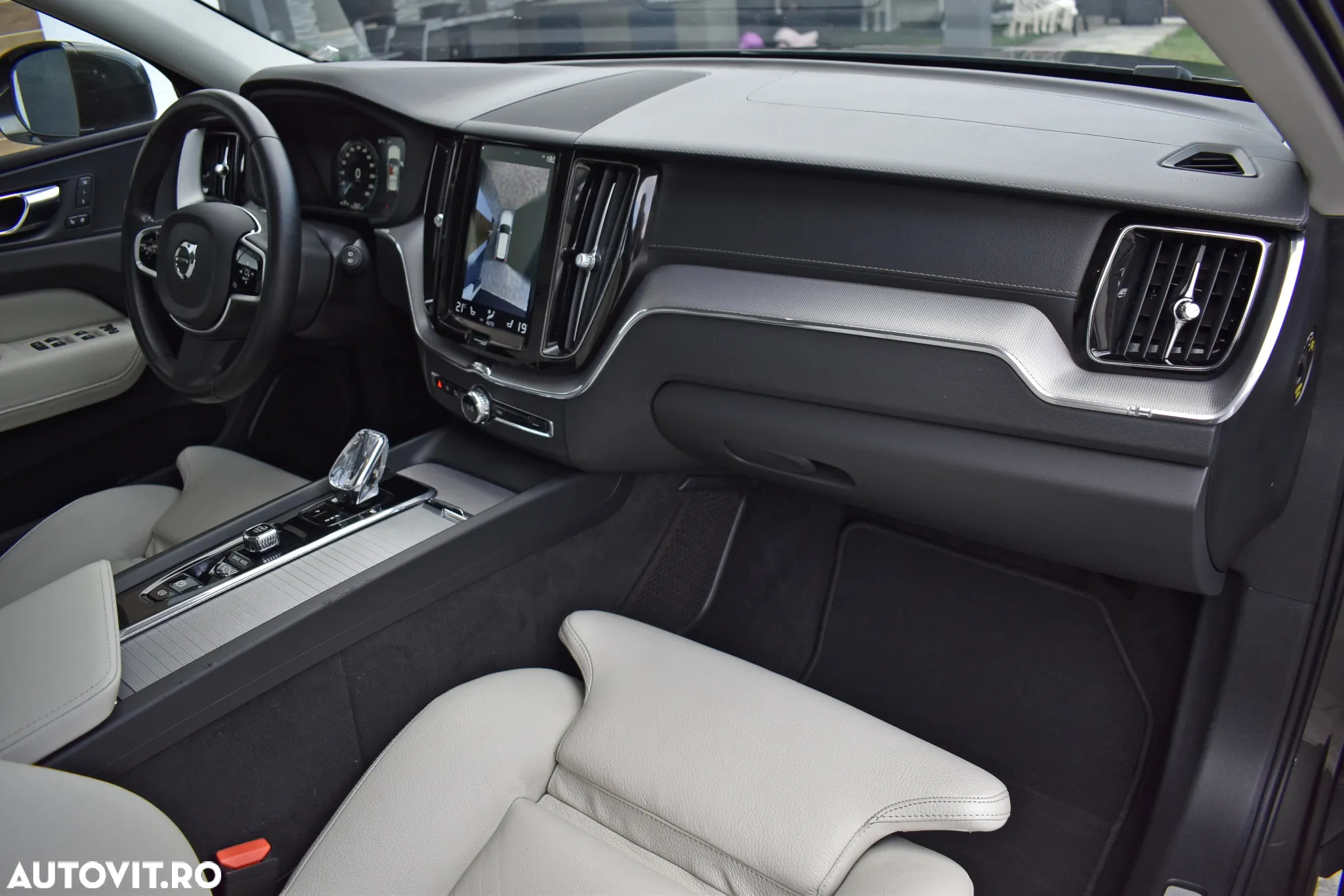Volvo XC 60 B4 MHEV AT8 AWD Inscription - 16