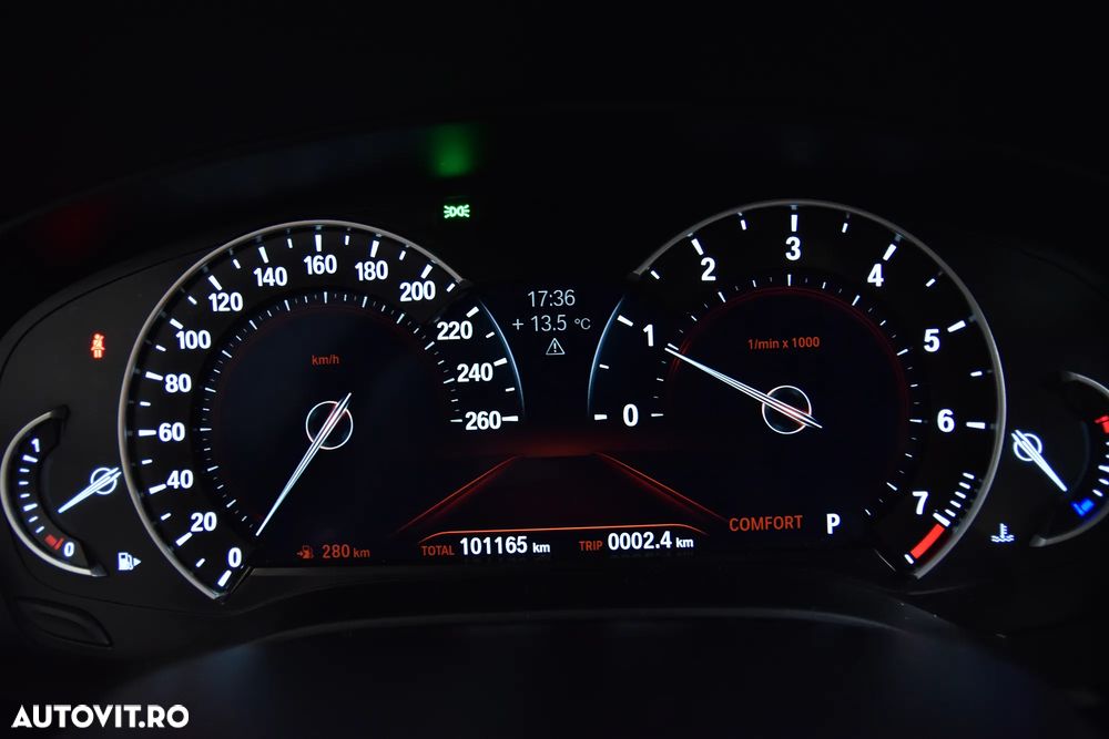 BMW Seria 5 520i Aut. Luxury Line - 10