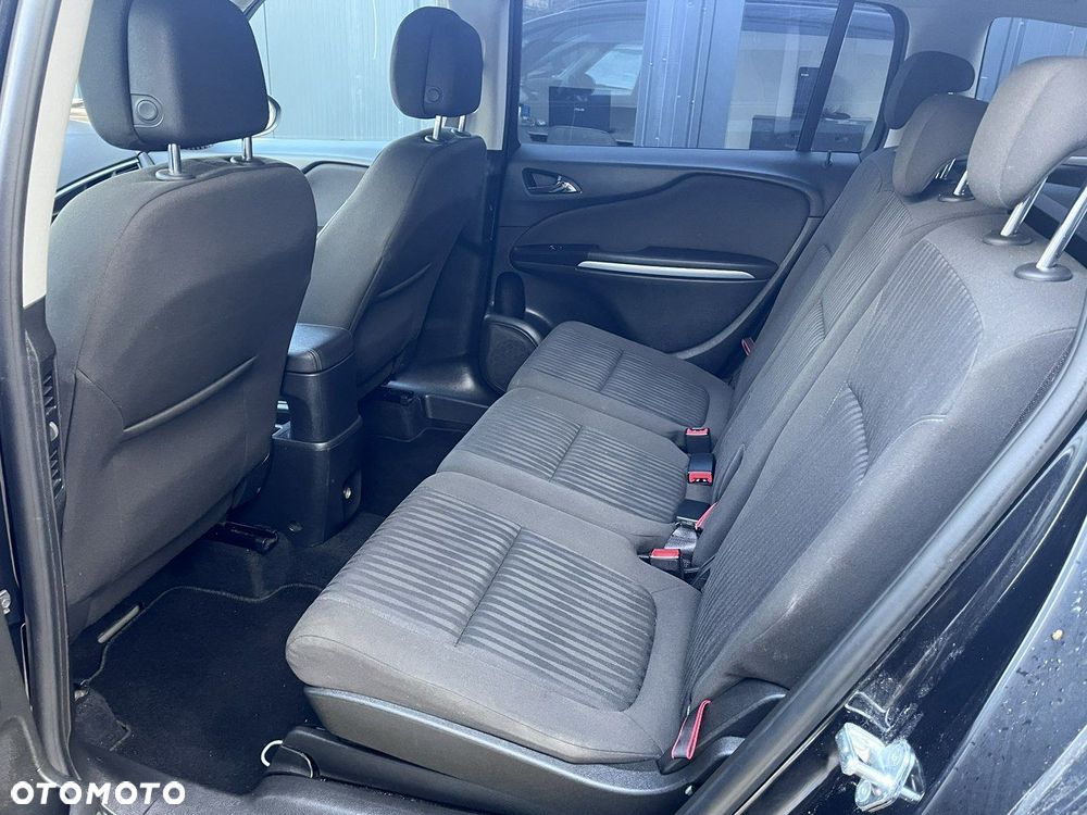 Opel Zafira - 24